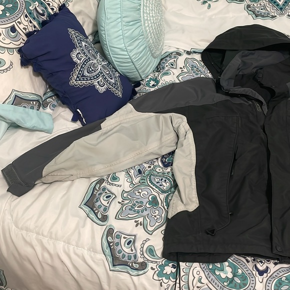 LL Bean rain jacket men’s medium - Picture 3 of 5